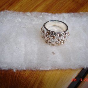 Silver Tone Ring With Pink Crystal Stones Size 8